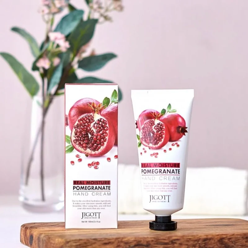 Крем для рук Jigott Real Moisture Pomegranate Hand Cream 100ml 3