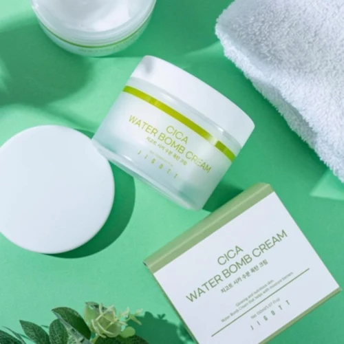Cremă de faţă Jigott Cica Water Bomb Cream 150 ml