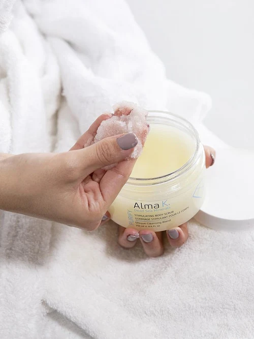 Exfoliant de corp Alma K Stimulating Body Scrub 250 ml