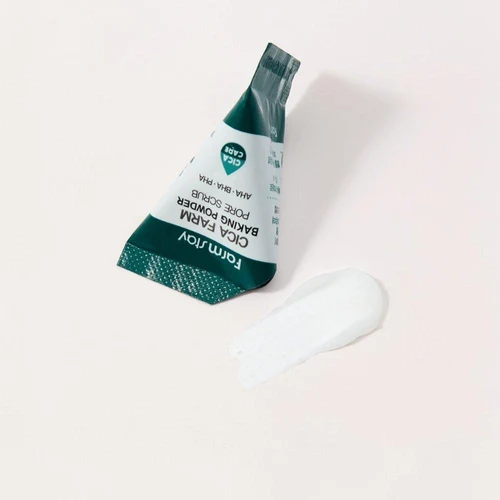 Exfoliant de fata Farmstay CICA Farm Baking Powder Pore Scrub 7 g