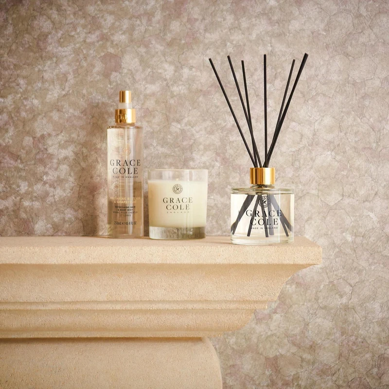 Spray de corp Grace Cole Nectarine Blossom & Grapefruit Hair & Body Mist 250ml 2
