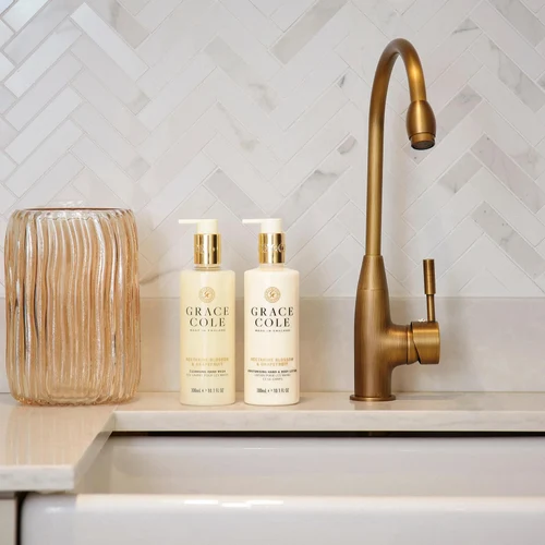 Set ingrijire p/u corp Grace Cole Nectarine Blossom & Grapefruit Hand Care Pampering Duo