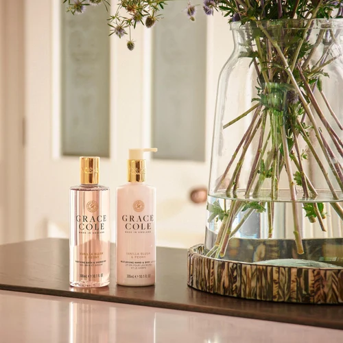 Set ingrijire p/u corp Grace Cole Vanilla Blush & Peony Body Care Pampering Duo
