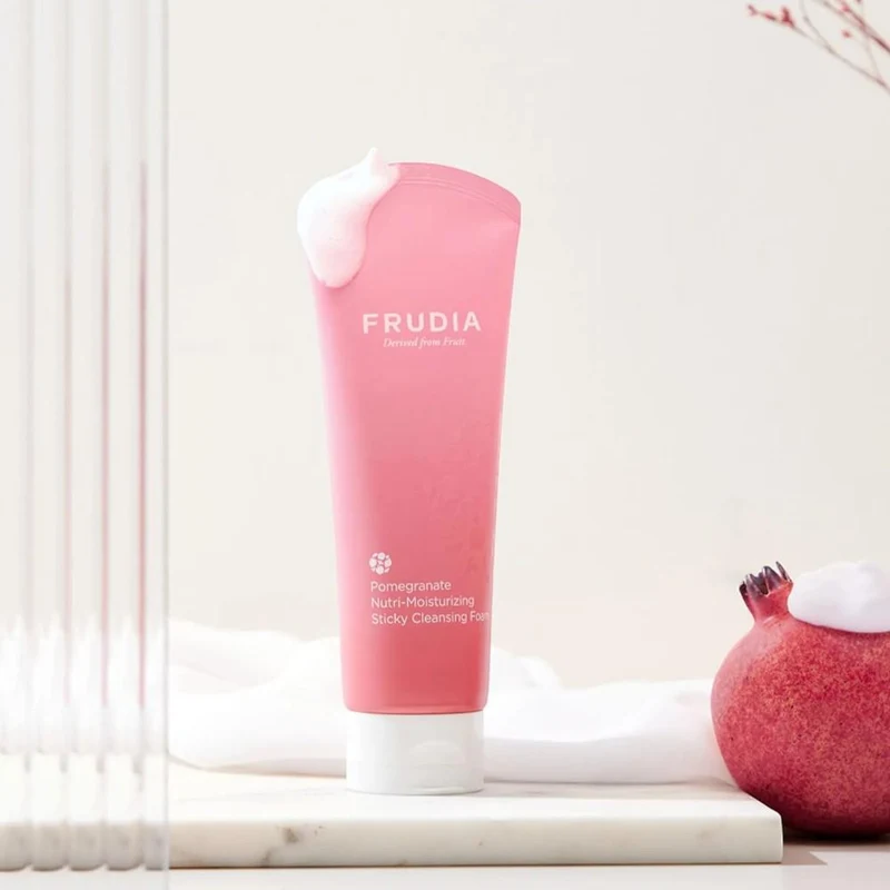 Spuma p/u curatarea fetei Frudia Derived from Fruit Cleansing 2