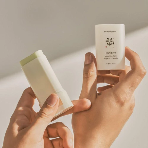 Protecție solară pentru față Beauty of Joseon Matte Sun Stick: Mugwort+Camelia SPF 50+ PA++++