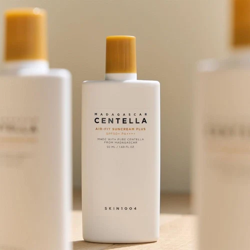 Protecție solară pentru față Skin1004 Madagascar Centella Air-Fit Suncream Plus 50ml