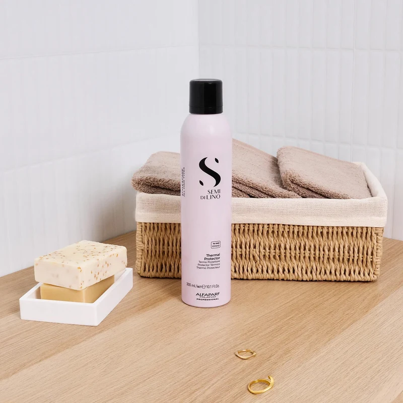 Spray cu protectie termica Alfaparf Semi Di Lino Thermal Protector Spray 2