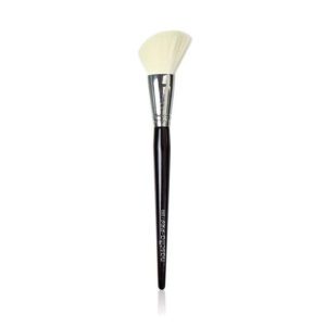 Nascita Pro Angled Blush Brush